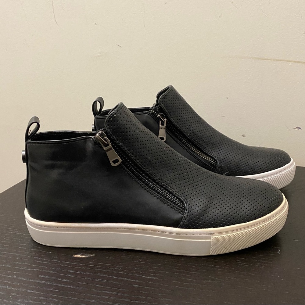 BRAND NEW - Steve Madden high top sneakers
